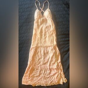 Open-back Pink Floral Maxi dress